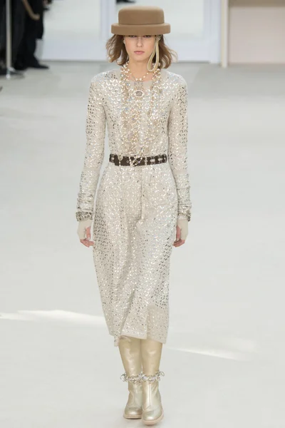Look 76